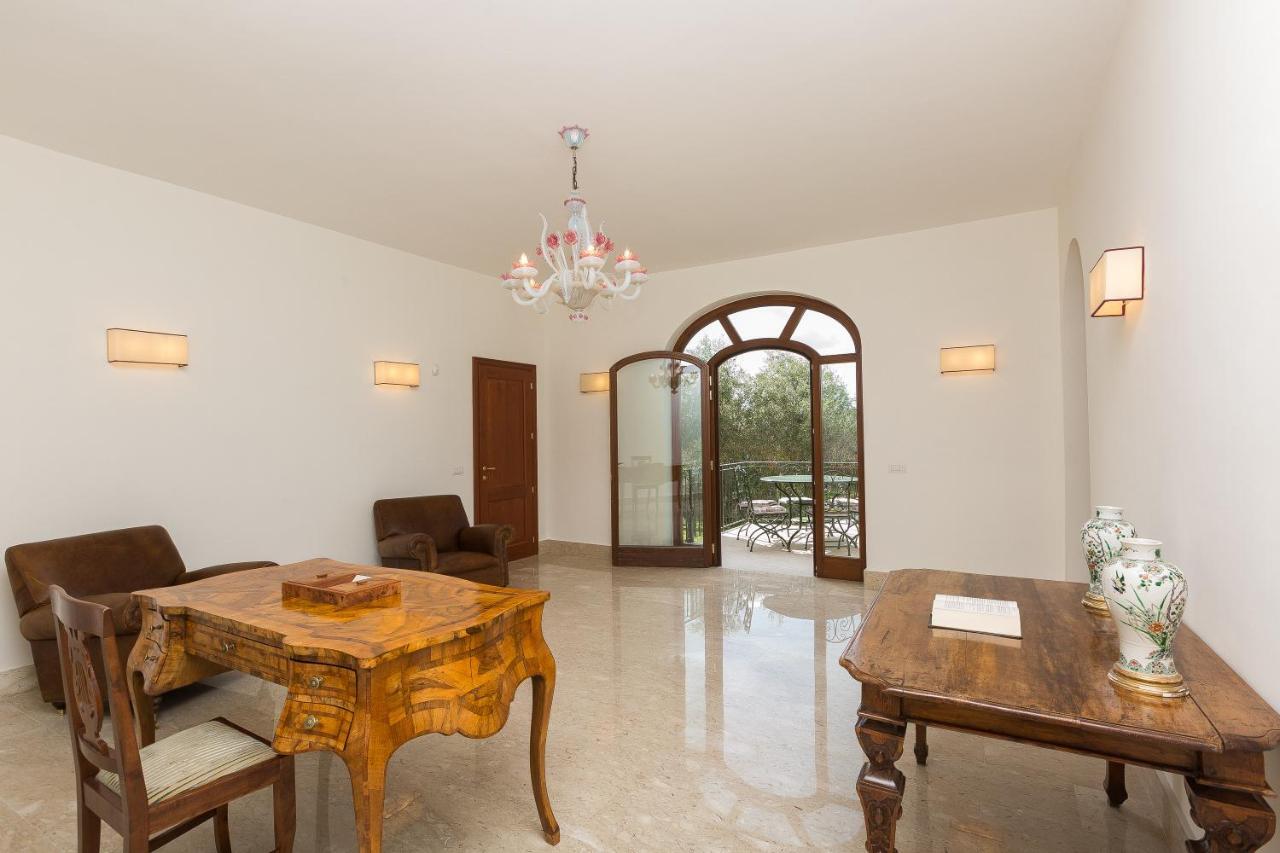 Amazing Baccanello Villa